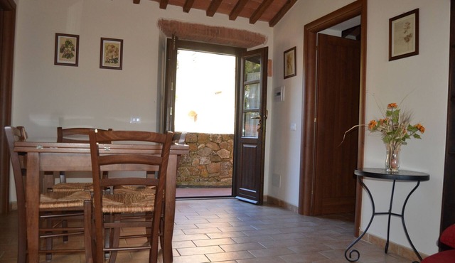 Panoramic three-room apartment in a charming medieval village with swimming pool, tennis, in the countryside near the sea