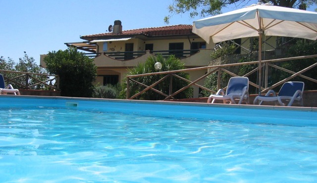 Part of a beautiful villa with pool and garden, 4km from the sea