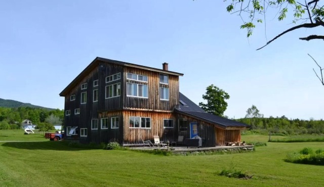 Peaceful Vermont Farmhouse with Stream and Loft