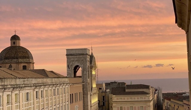 PENTHOUSE WITH SEAVIEW TERRACE IN THE CITY'S HEART