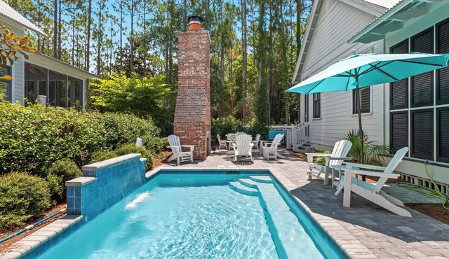 Pet Friendly Designer Home with Private Pool, Golf Cart and Bikes