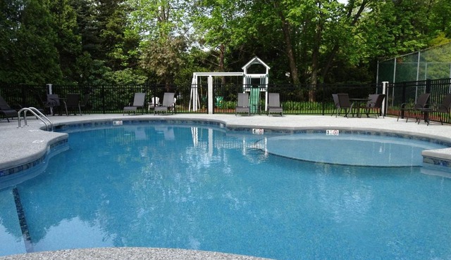 Pink Blossoms Resort in Ogunquit