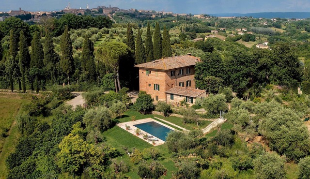 Private staffed villa with stunning pool, luscious gardens