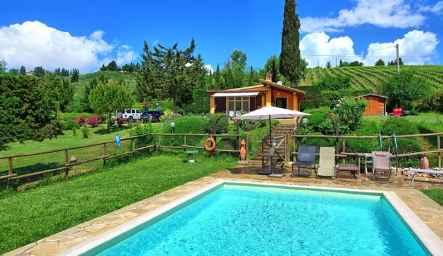 Private Villa with WIFI, private pool, A/C, TV, patio, panoramic view, close to San Gimignano