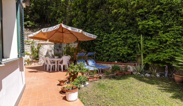 Quercianella Lovely Apartament Sea View W/Patio!