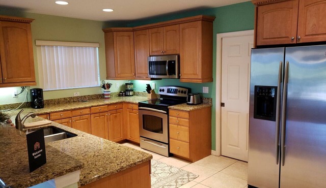 Relax @ our spacious Beach Condo. 3 Bedrooms, Bonus room & 2 Baths Sleeps 6-8