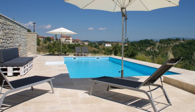 Relaxation away from the hustle and bustle, in beautiful scenery and by the fantastic pool