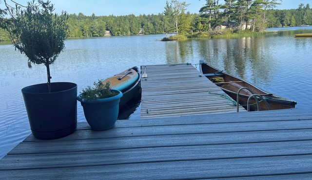 Relaxing lake retreat boating, swimming, paddle boarding near Acadia National Pk