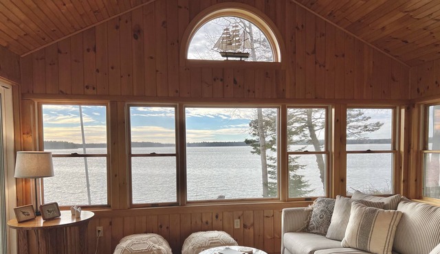 Renovated Oceanfront Cottage - Near Acadia