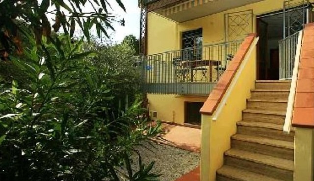 Residential flat with garden