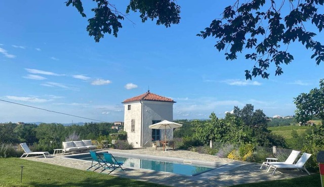Romantic Italian Villa in the Langhe w/swimming pool