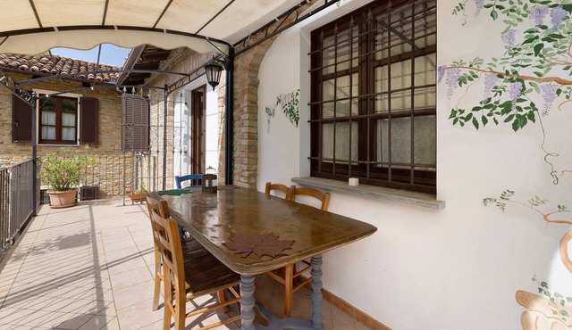 Room 'Arneis' with Shared Terrace, Shared Garden and Wi-Fi