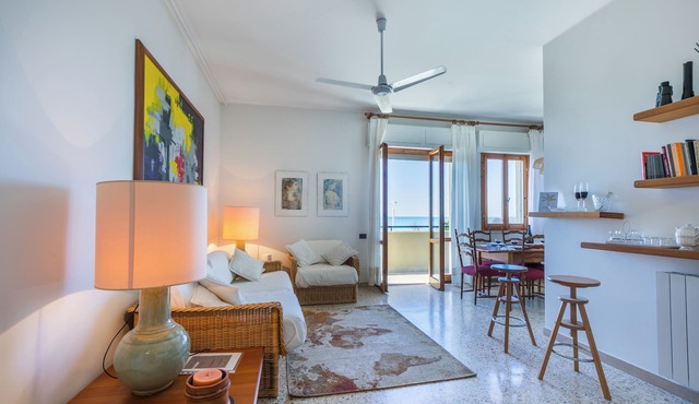 Rossetti 3 - Two Bedroom Apartment, Sleeps 4