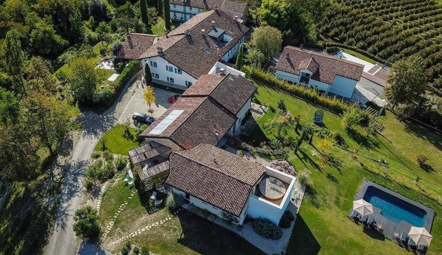 RUSTAGNI 1834: VILLA WITH POOL IN THE BAROLO REGION