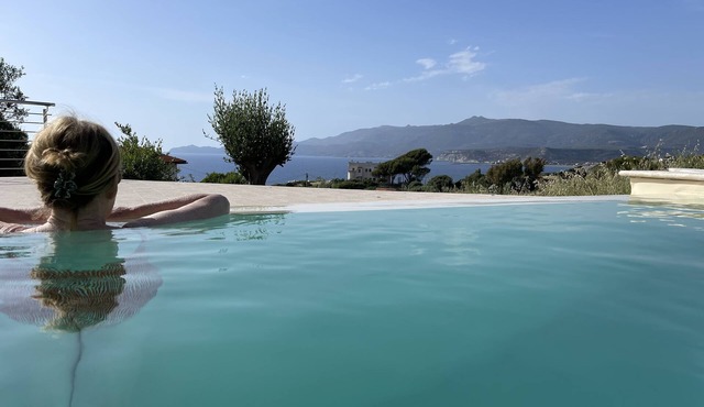 Sea views. Infinity saline pool