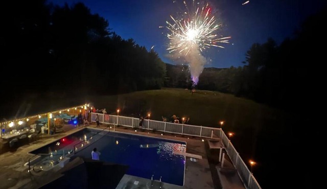 Seven Acres River Estate- Epic Bethel Group Getaway