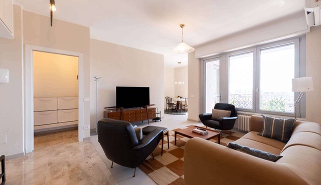 Skyline View - Design Apartment - Bicocca Metro