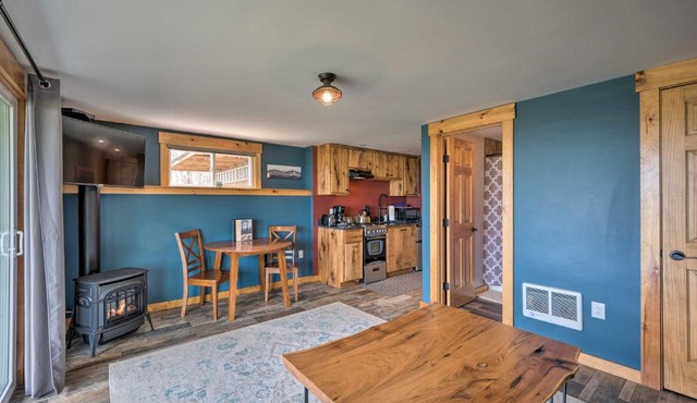 Slopeside Burke Mountain Condo w/Fireplace!