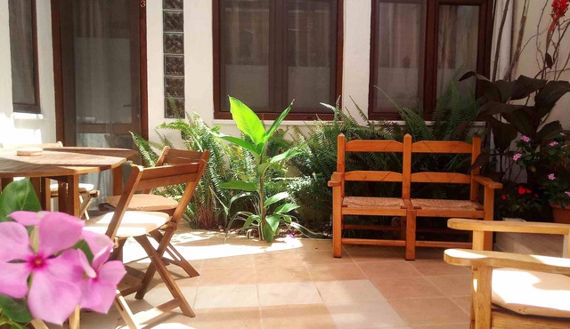 Small studio apartment with kitchenette and pvt bathroom. MISTRAL 2