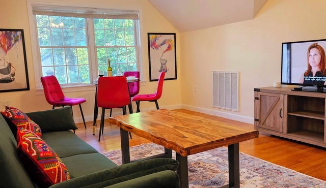 Spacious & Convenient 1BR unit-20min to Boston