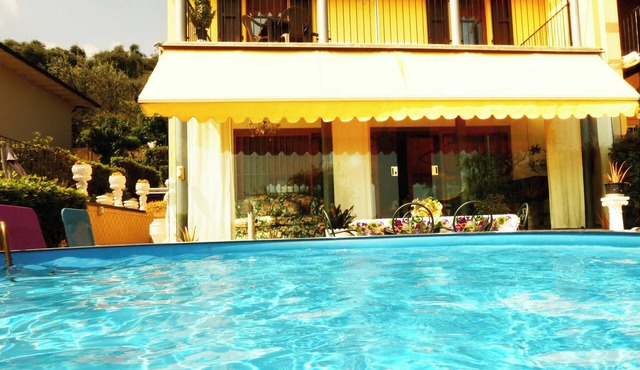 Splendid Villa Paradiso with Jacuzzi, lake view, 200 square meters