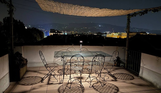 studio apartment with terrace to 360 ° of the city