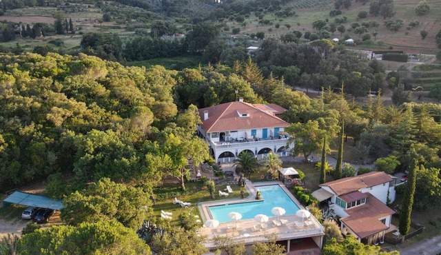 Studio in Residence near the sea in a beautiful park