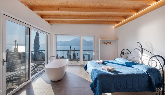 Studio 'Pai 521 Open Space' with Lake View, Wi-Fi and Air Conditioning