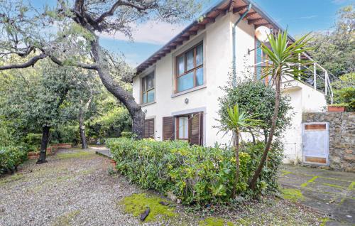 Stunning Home In Quercianella With Wifi