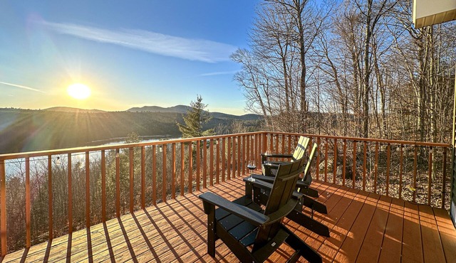 Sunday River House~HTub~Firepit~Wood Stove~Gondola~Move Rm~Amazing Views~Dogs Ok