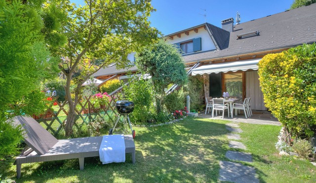 The Green Emerald Family Retreat with Private Garden, Gignese, Italy
