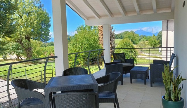The vineyard- Accommodations 5 minutes from Gardaland, in the quiet among vineyards and olive trees.