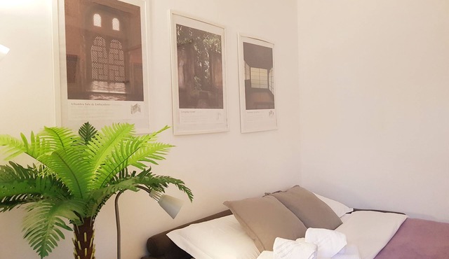 Tiny studio with AC and WiFi in fabulous Milano