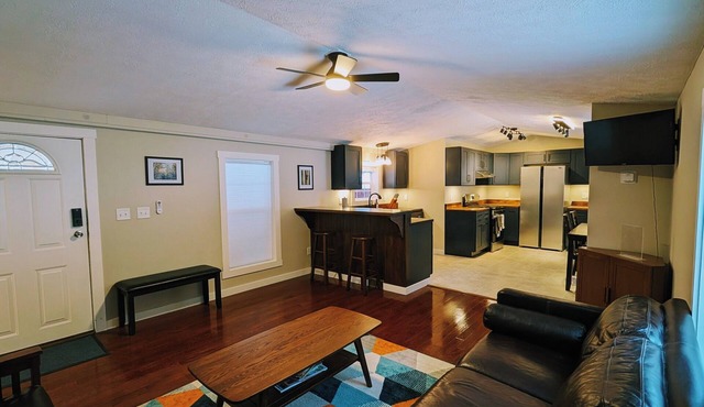 Trailside Retreat Minutes from 500 Acres of State Park