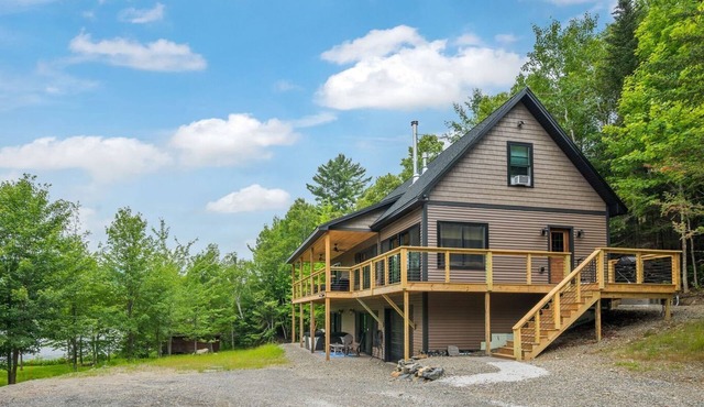 Tuckamore | Private Waterfront on Beaver Mountain Lake | Hot Tub