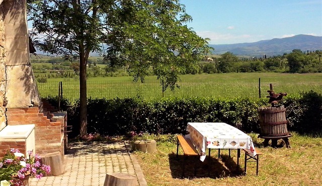 Tuscan Views: Nature, Beach, Garden, Views, BBQ, Parking, Saturnia hot springs