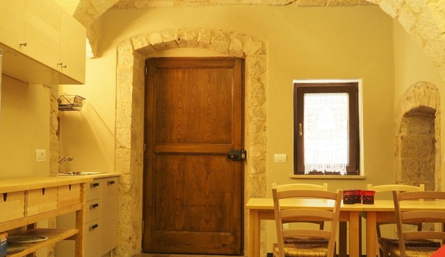 Two-room apartment in a 700 house a few km from the sea convenient to all services