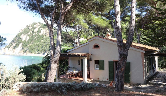 Typical Tuscan’s Isola d’Elba atmosphere, mansion near Portoferraio