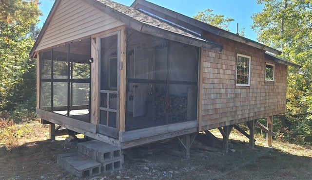 Unplug and Reconnect in a Peaceful Off-Grid Cabin for Relaxation and Nature Immersion in Beddington, Maine