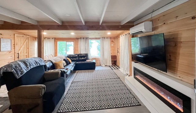 Updated waterfront cabin with fireplace, grill, and internet - dog-friendly