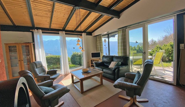 Vacation home for up to 5 people with pool