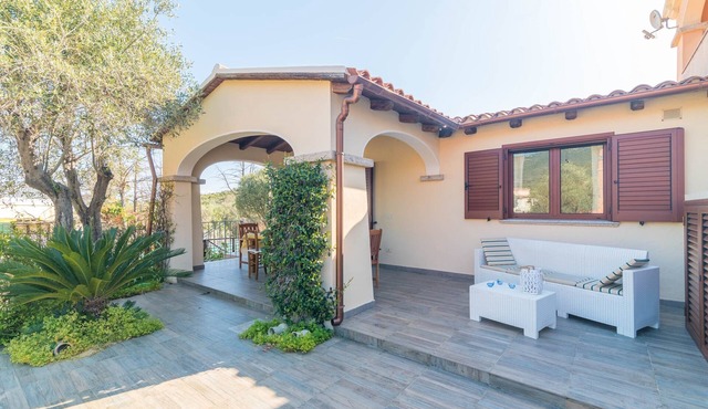 Vacation Home "Villetta Con Patio Esterno" with 2 Private Terraces & A/C