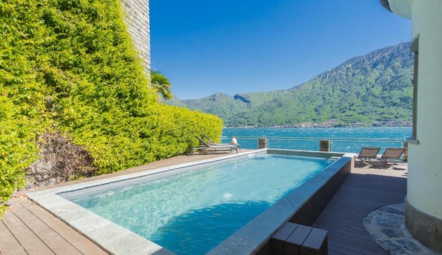 Villa Bianca - Front Lake Pool by Rent All Como