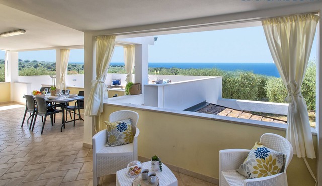 Villa Brionis sea view for 12 persons. 7 bedrooms, 5 bathrooms and 3 kitchens