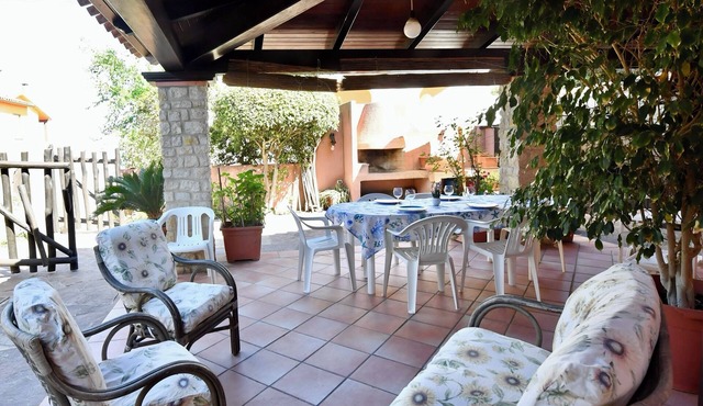 Villa Gianni - Rustic House a Few Steps from the Sea for Families Seeking Peace