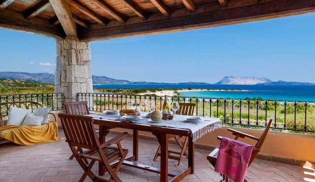Villa "Ida Isuledda" with Pool, Garden & Wi-Fi