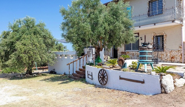 Villa 'Il Giglio Rosa' with Sea View, Private Terrace and Private Garden