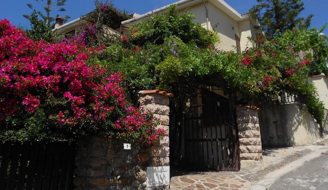 Villa in a spectacular location, great sea view, near the beach