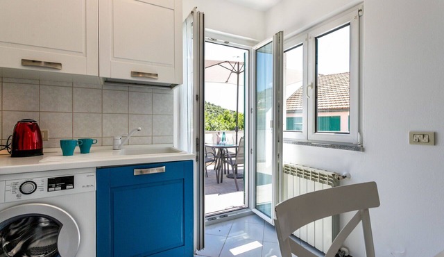 Villa in Celle Ligure with 1 bedrooms sleeps 5