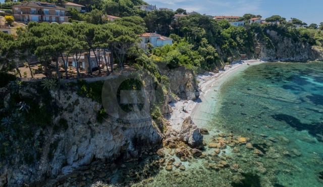 Villa Meridiana on the white cliff of Portoferraio